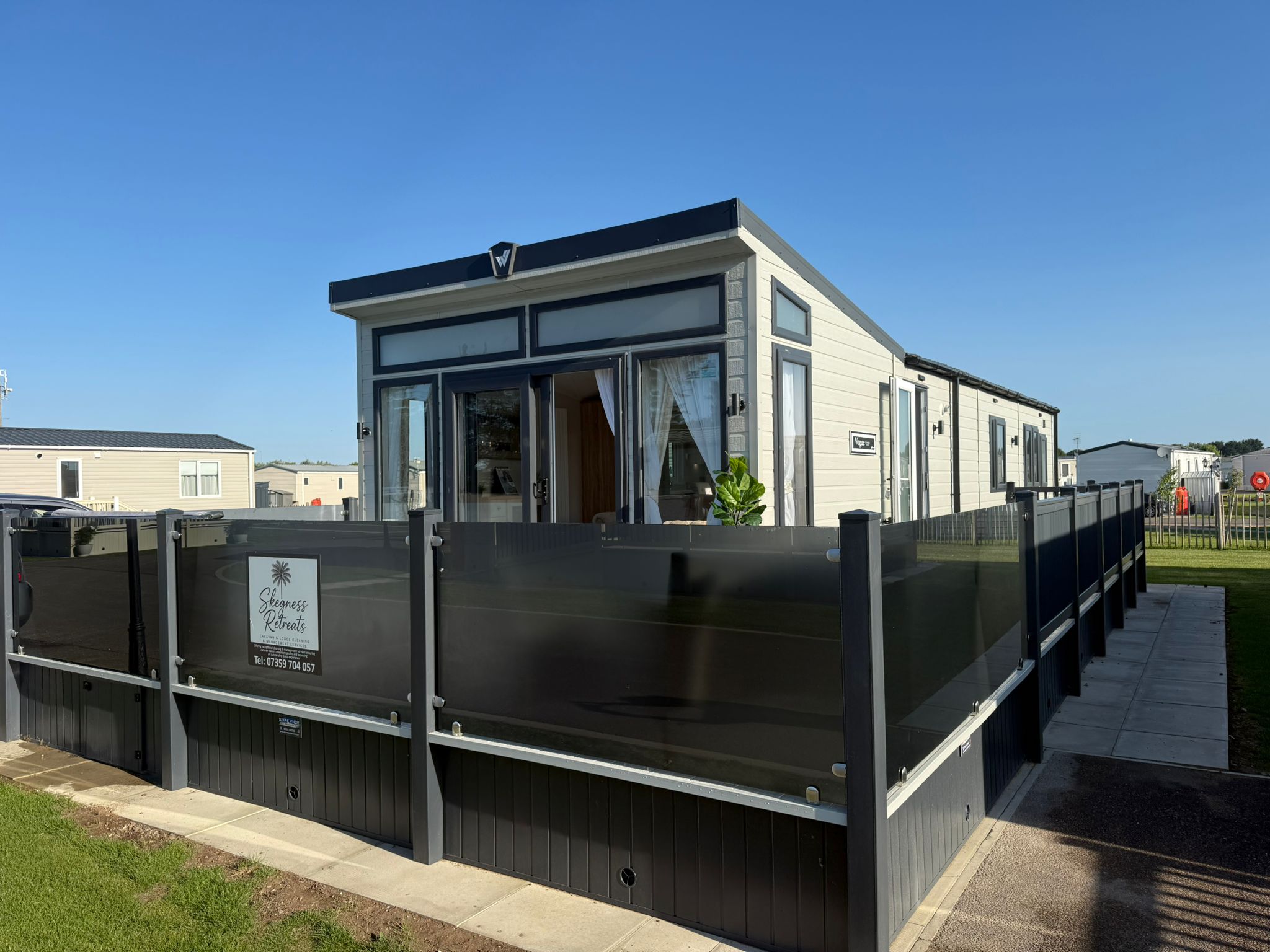 The Retreat 12A interior 3