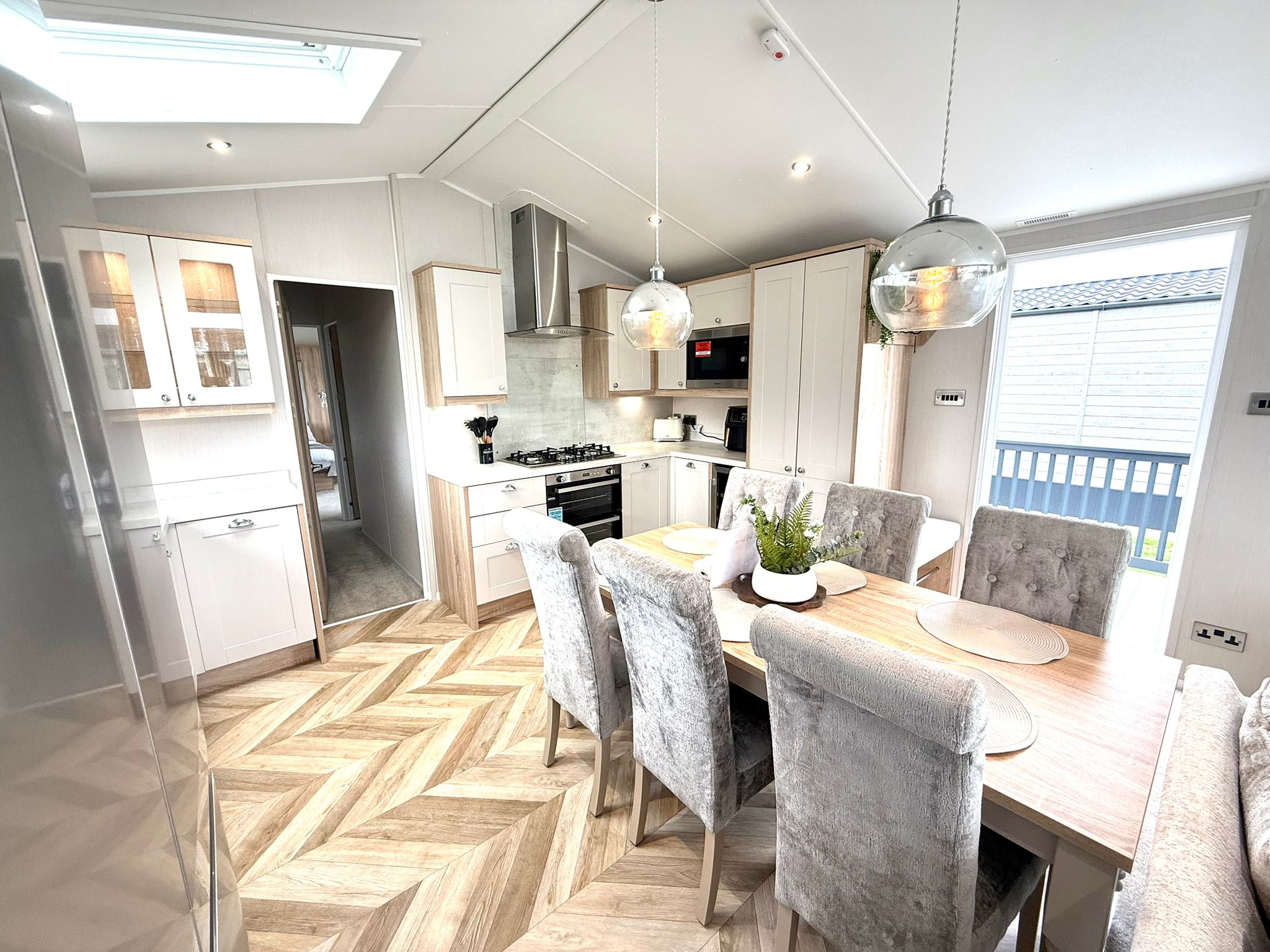 The Retreat 12A interior 6